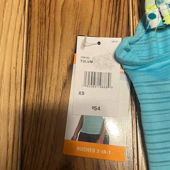 NWT Zeroxposur 2 in 1 swim top. - Picture 5 of 6